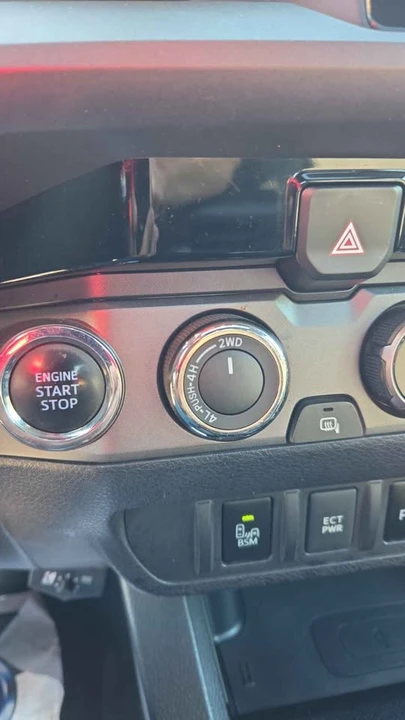 2016 Toyota Tacoma 3rd Gen - Image 13 of 20