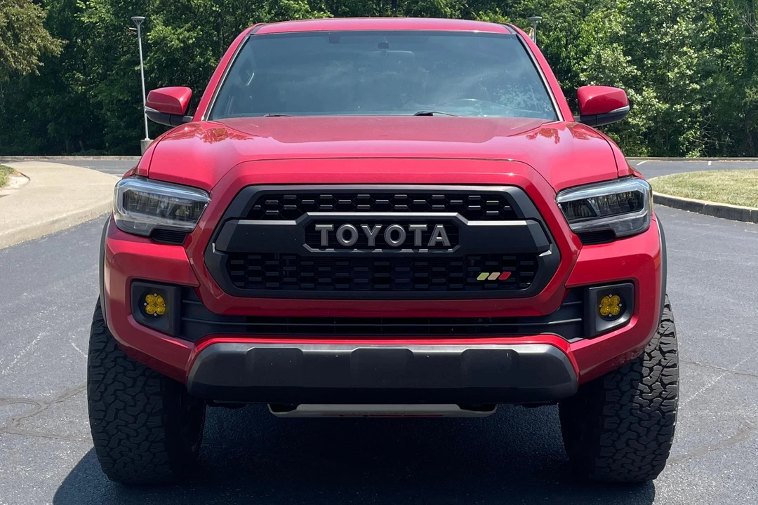 2016 Toyota Tacoma 3rd Gen - Image 2 of 31