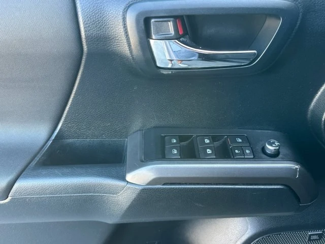2016 Toyota Tacoma 3rd Gen - Image 9 of 20