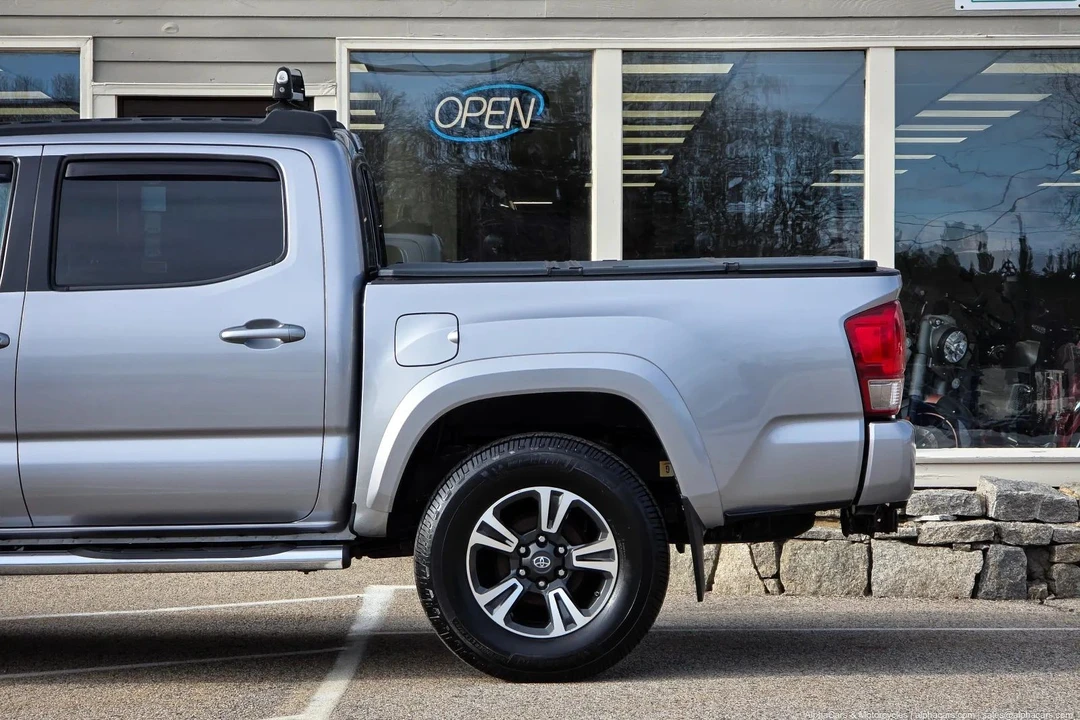 2016 Toyota Tacoma 3rd Gen - Image 18 of 21