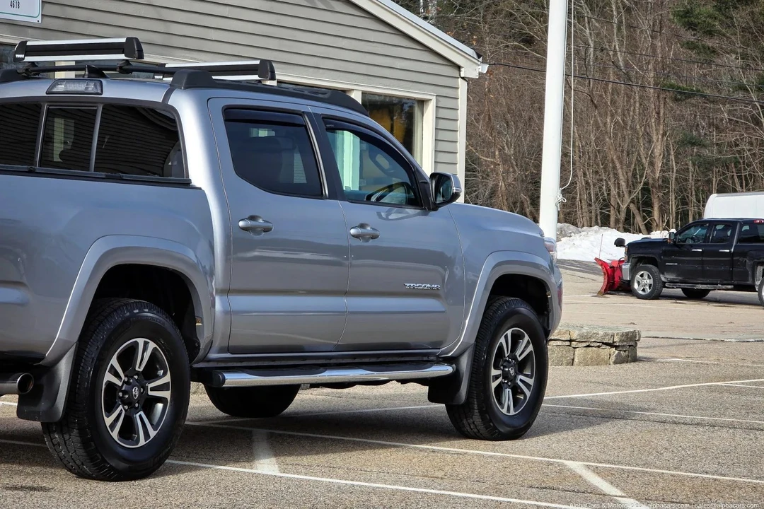 2016 Toyota Tacoma 3rd Gen - Image 4 of 21