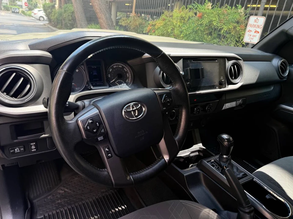 2016 Toyota Tacoma 3rd Gen - Image 10 of 14
