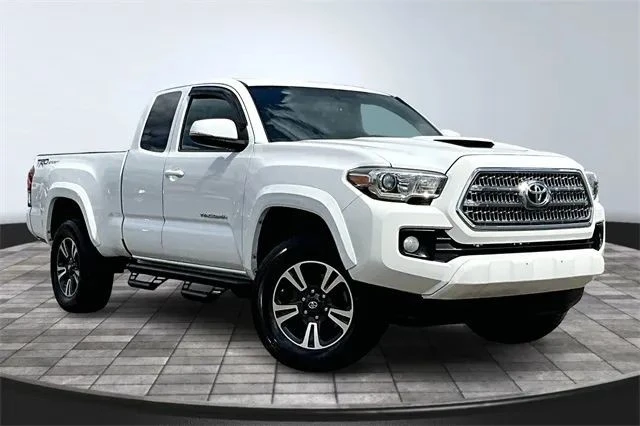2016 Toyota Tacoma 3rd Gen - Image 3 of 12
