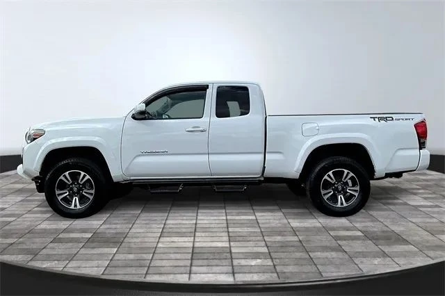 2016 Toyota Tacoma 3rd Gen - Image 4 of 12