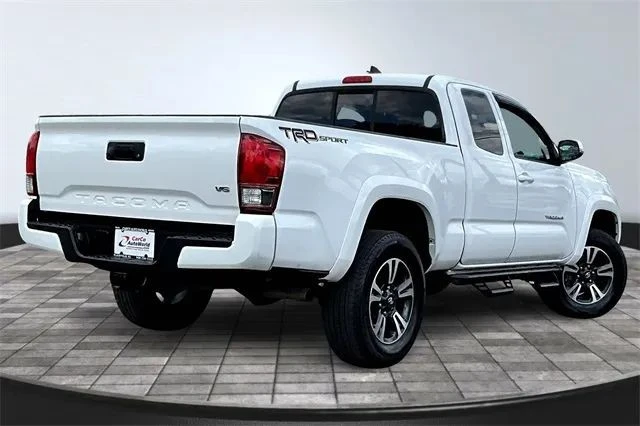 2016 Toyota Tacoma 3rd Gen - Image 5 of 12