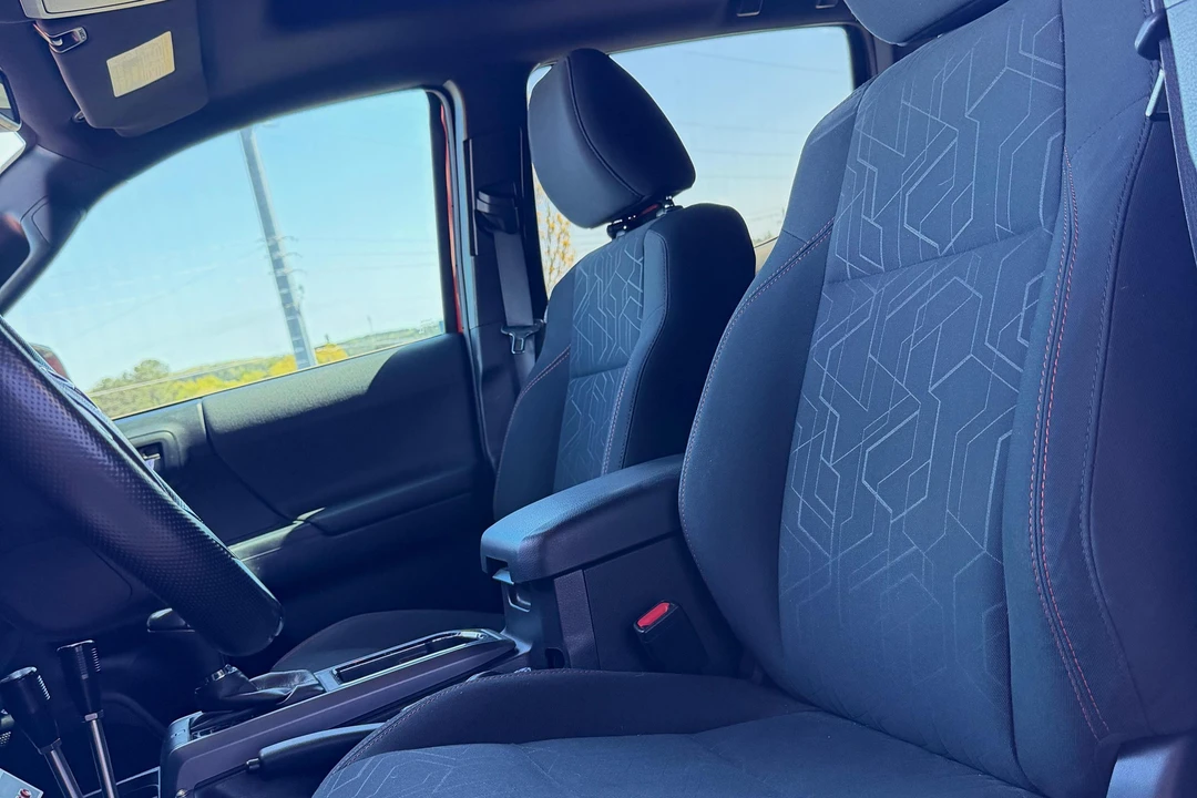 2016 Toyota Tacoma 3rd Gen - Image 25 of 31