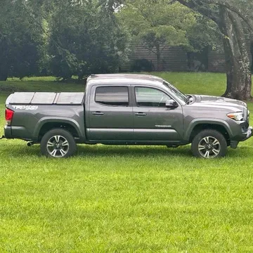 2016 Toyota Tacoma TRD Sport Pickup 4D 5 ft