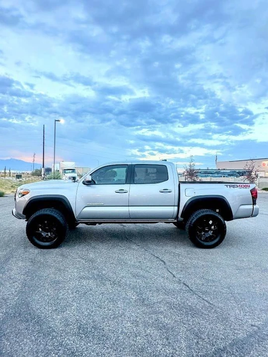 2016 Toyota Tacoma 3rd Gen - Image 8 of 20