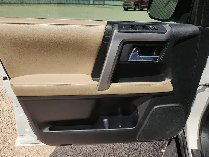 2016 Toyota 4Runner 5th Gen - Image 13 of 20