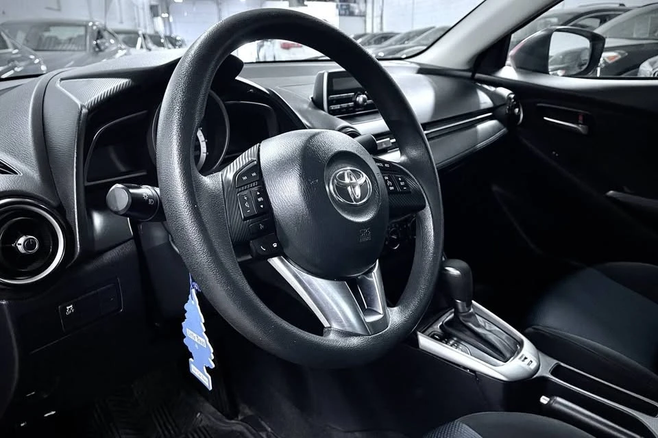 2016 Toyota Yaris - Image 11 of 20