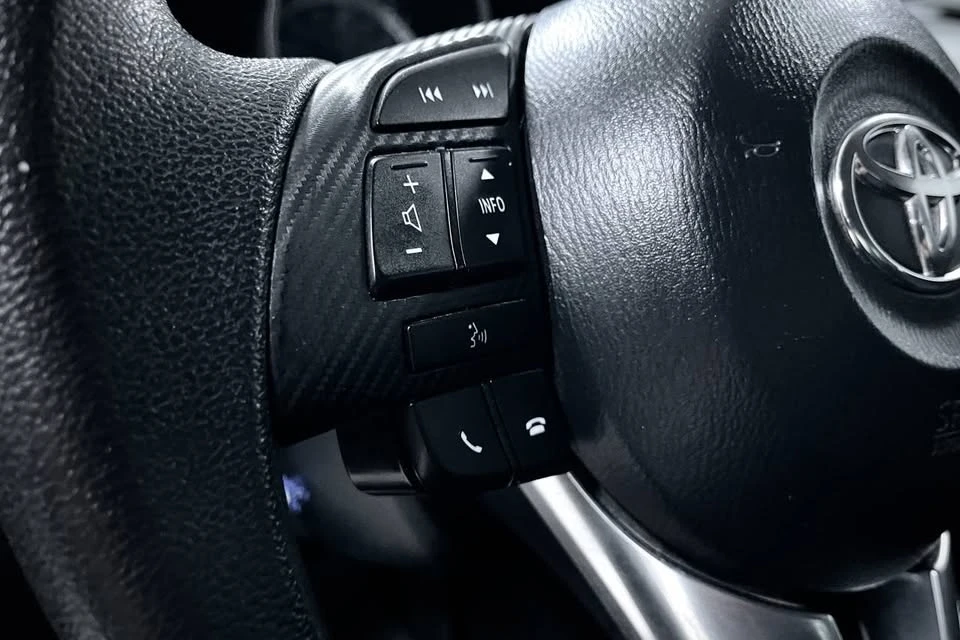 2016 Toyota Yaris - Image 14 of 20