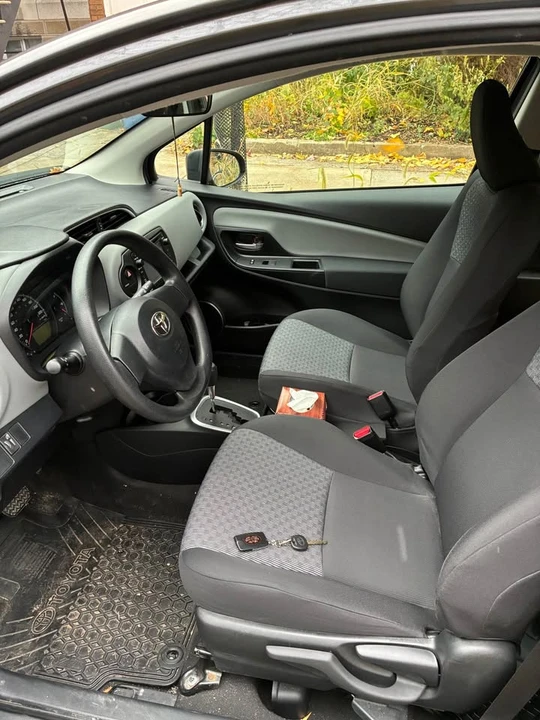 2016 Toyota Yaris - Image 5 of 7