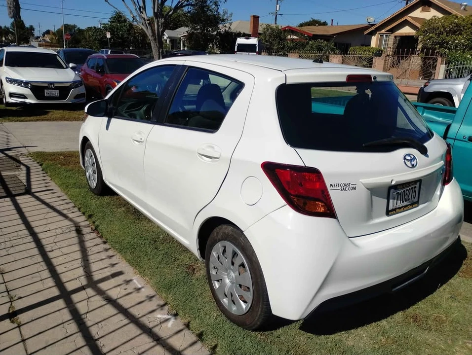 2016 Toyota Yaris - Image 5 of 11