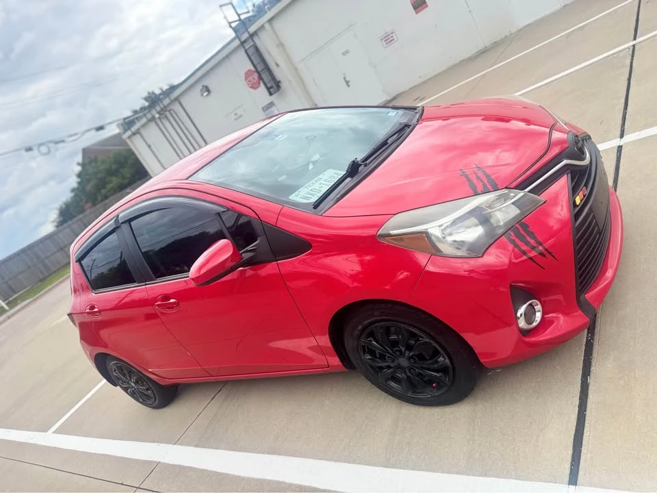 2016 Toyota Yaris - Image 8 of 9