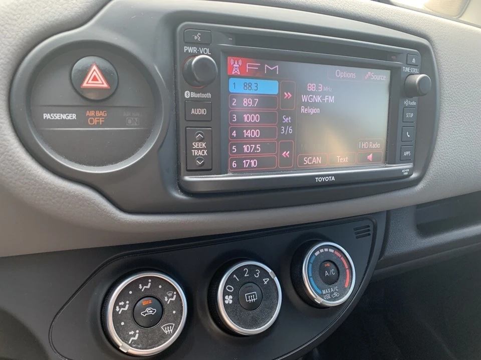 2016 Toyota Yaris - Image 7 of 12