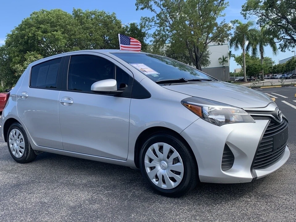 2016 Toyota Yaris - Image 2 of 12
