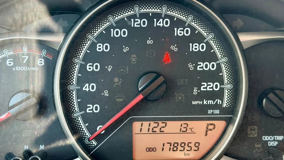 2016 Toyota Yaris - Image 14 of 19