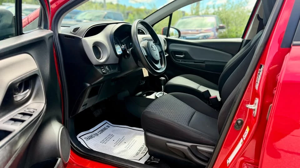 2016 Toyota Yaris - Image 10 of 19