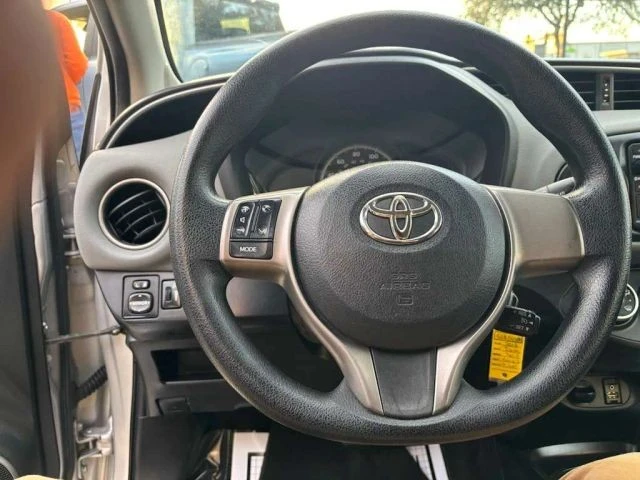 2016 Toyota Yaris - Image 9 of 20