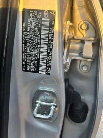 2016 Toyota Yaris - Image 17 of 20