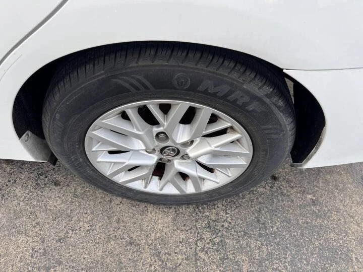 2016 Toyota Camry 7th Gen - Image 17 of 19