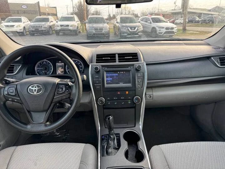 2016 Toyota Camry 7th Gen - Image 10 of 19