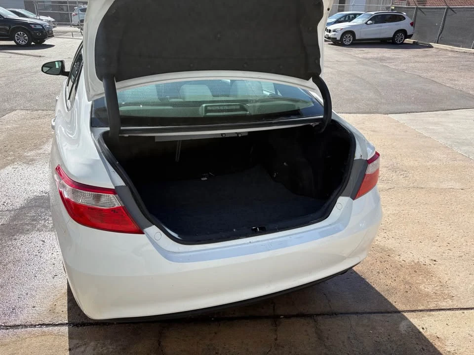2016 Toyota Camry 7th Gen - Image 15 of 19