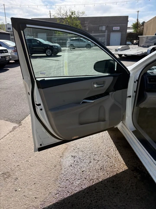2016 Toyota Camry 7th Gen - Image 18 of 19
