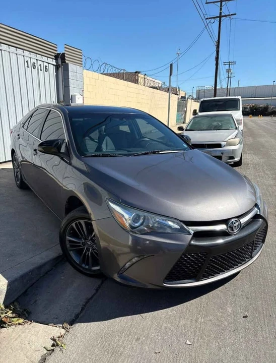 2016 Toyota Camry 7th Gen - Image 4 of 8