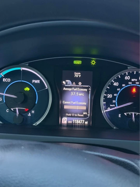 2016 Toyota Camry 7th Gen - Image 3 of 11