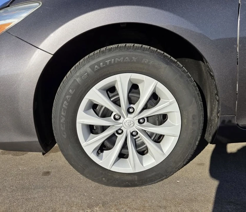 2016 Toyota Camry 7th Gen - Image 11 of 15