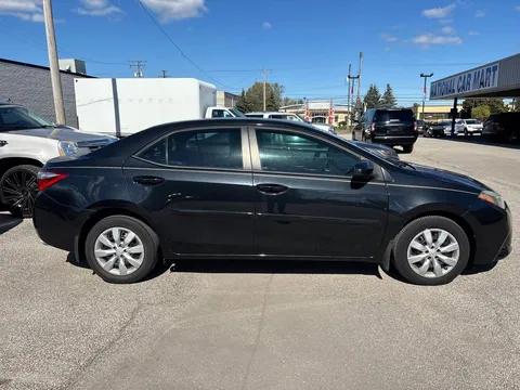 2016 Toyota Corolla 11th Gen - Image 4 of 17