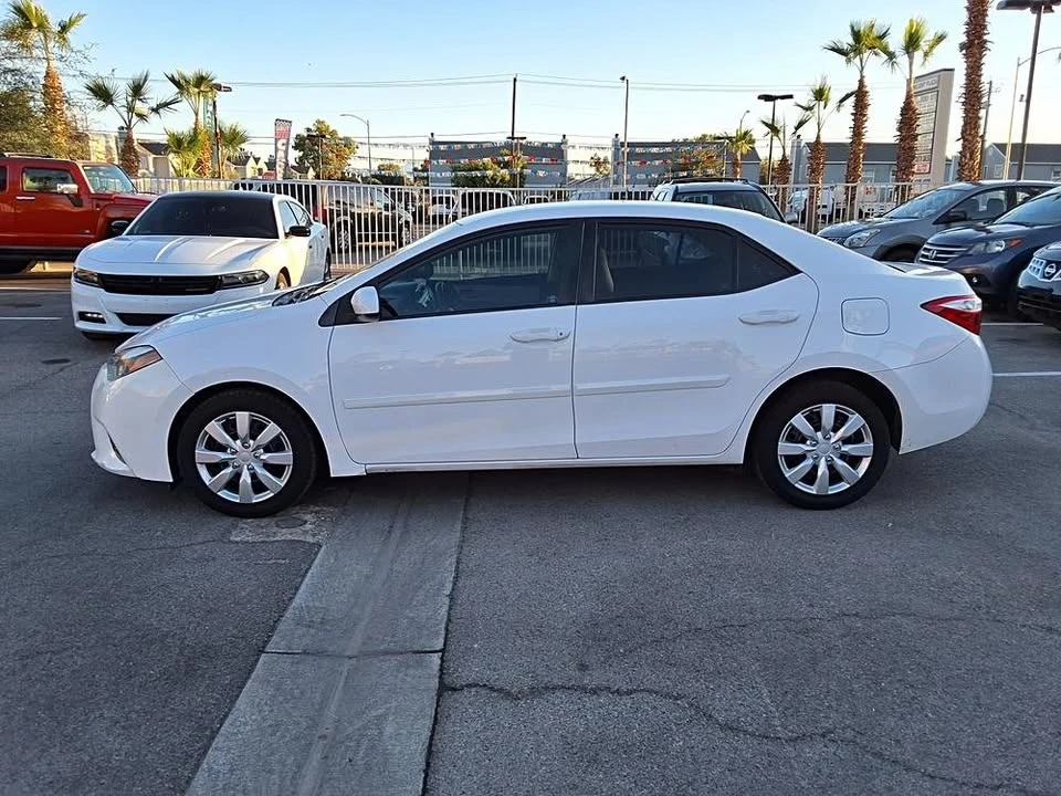 2016 Toyota Corolla 11th Gen - Image 8 of 17