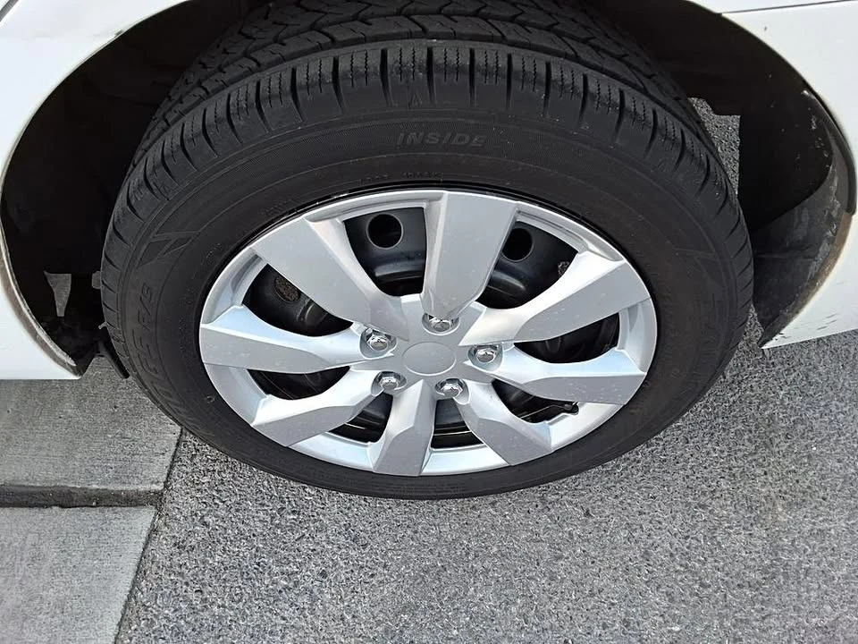 2016 Toyota Corolla 11th Gen - Image 11 of 17