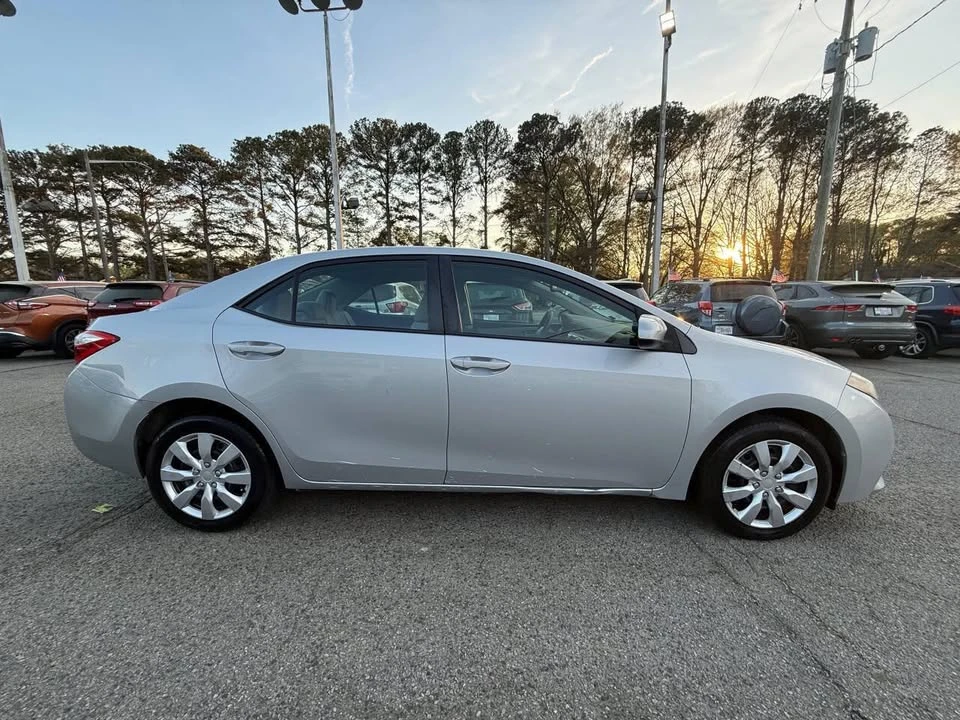 2016 Toyota Corolla 11th Gen - Image 9 of 20