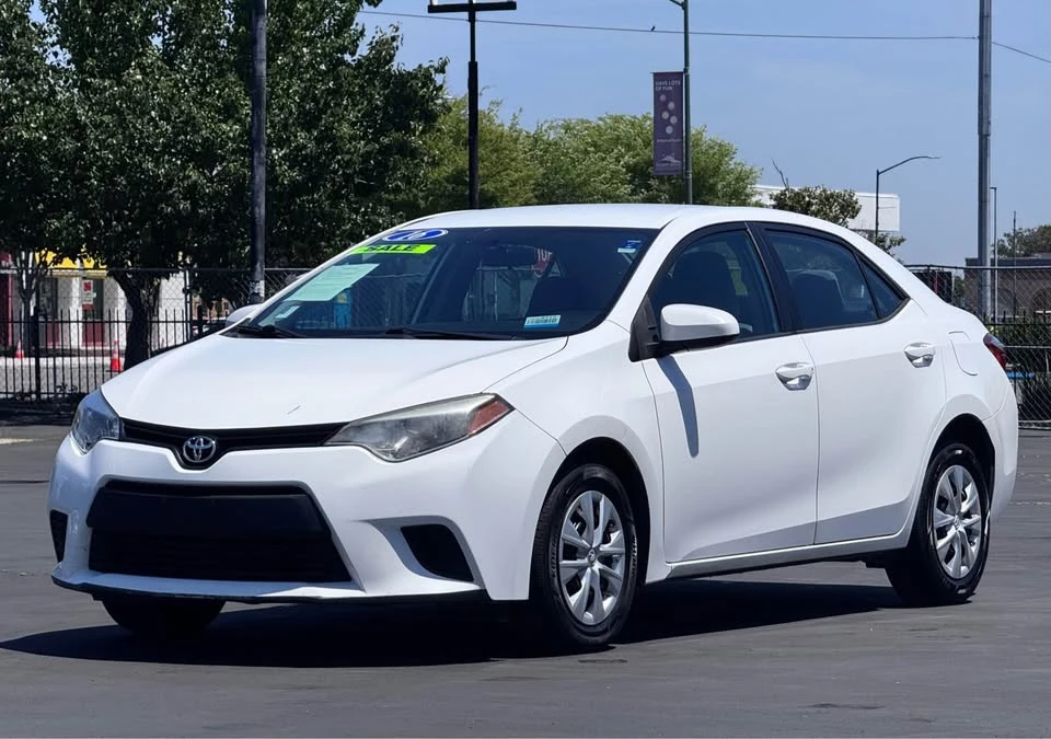 2016 Toyota Corolla 11th Gen - Image 5 of 18