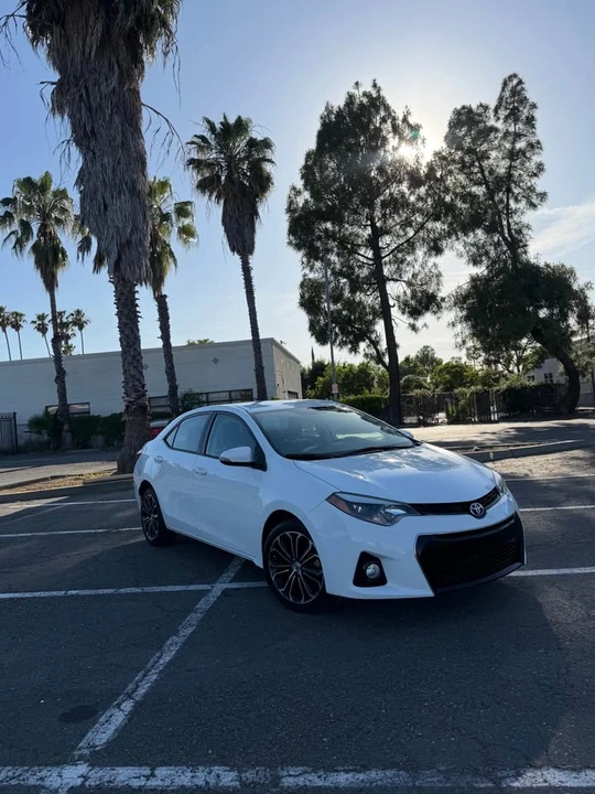 2016 Toyota Corolla 11th Gen - Image 2 of 14