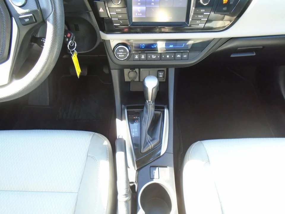2016 Toyota Corolla 11th Gen - Image 13 of 18