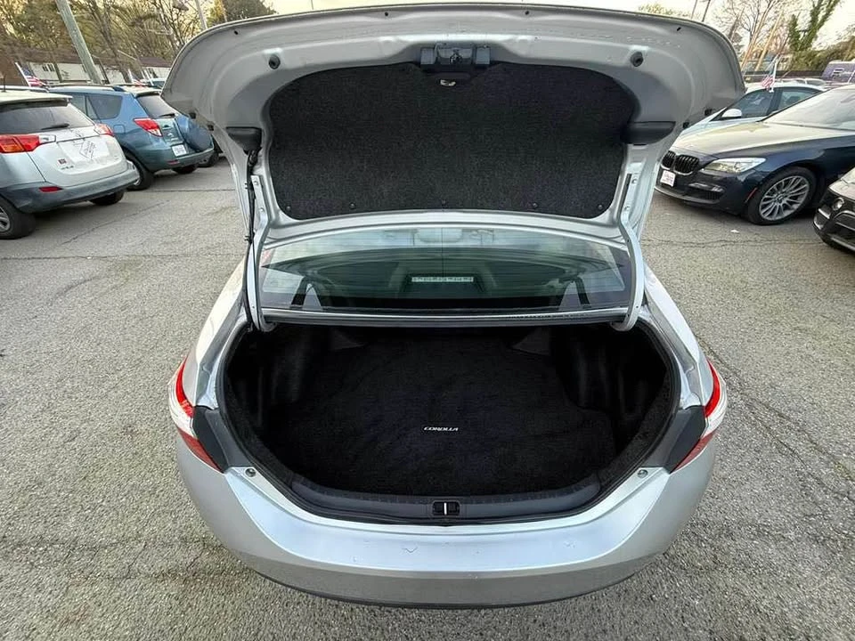 2016 Toyota Corolla 11th Gen - Image 17 of 18