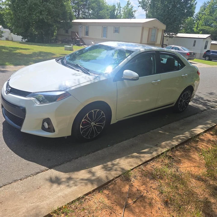 2016 Toyota Corolla 11th Gen - Image 2 of 11