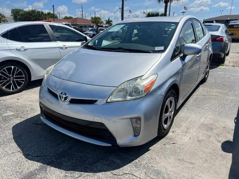 2016 Toyota RAV4 4th Gen - Image 8 of 11