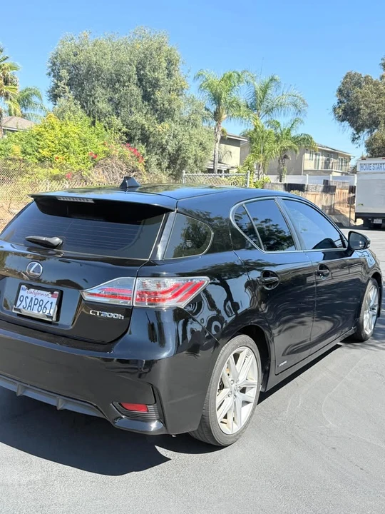 2016 Lexus CT - Image 10 of 16