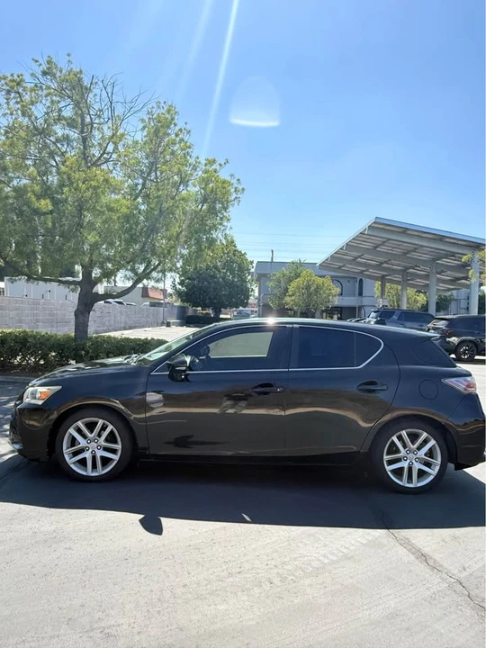 2016 Lexus CT - Image 15 of 16