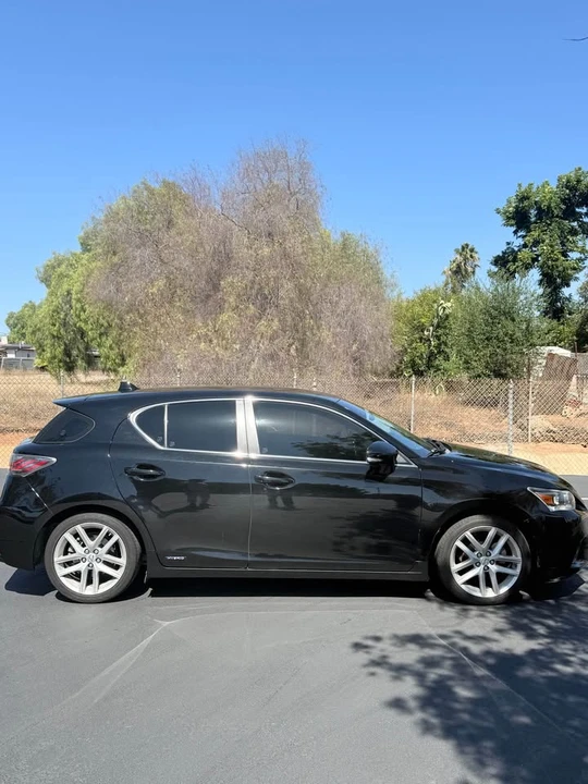 2016 Lexus CT - Image 11 of 16