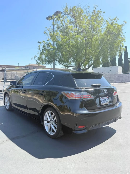 2016 Lexus CT - Image 14 of 16