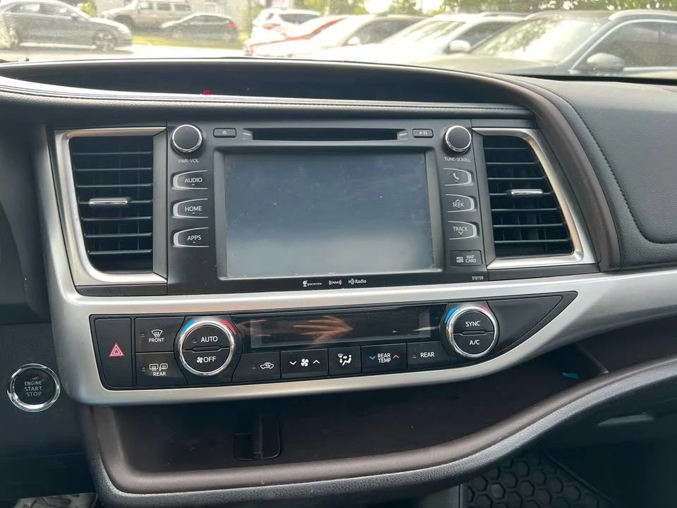2016 Toyota Highlander - Image 13 of 18