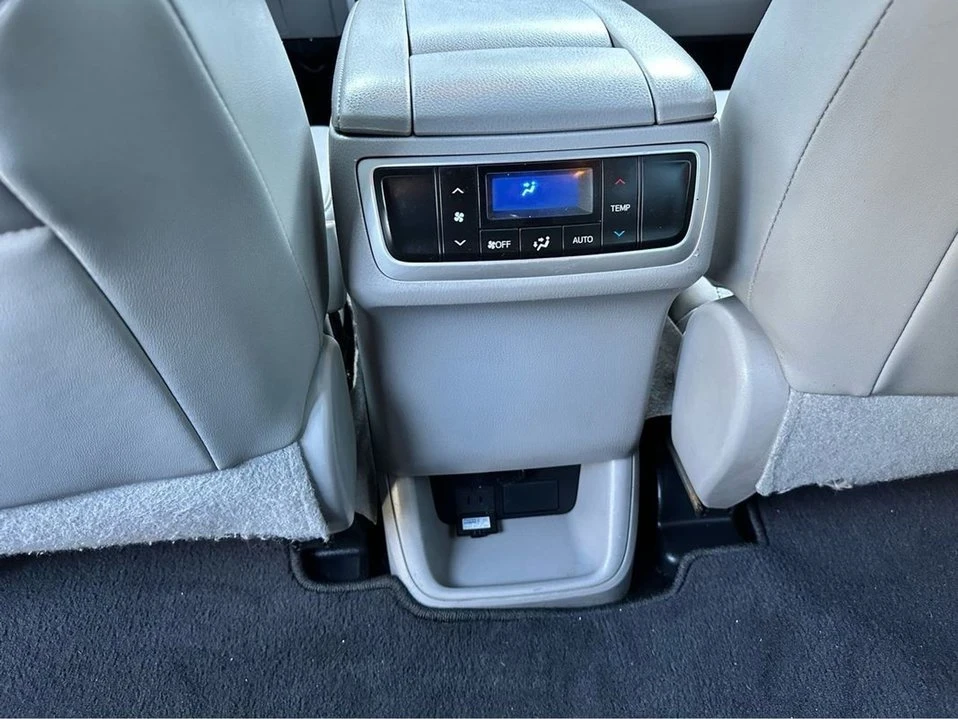 2016 Toyota Highlander - Image 16 of 20