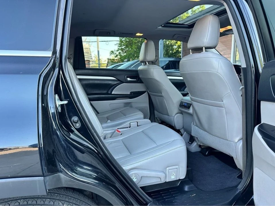 2016 Toyota Highlander - Image 13 of 20