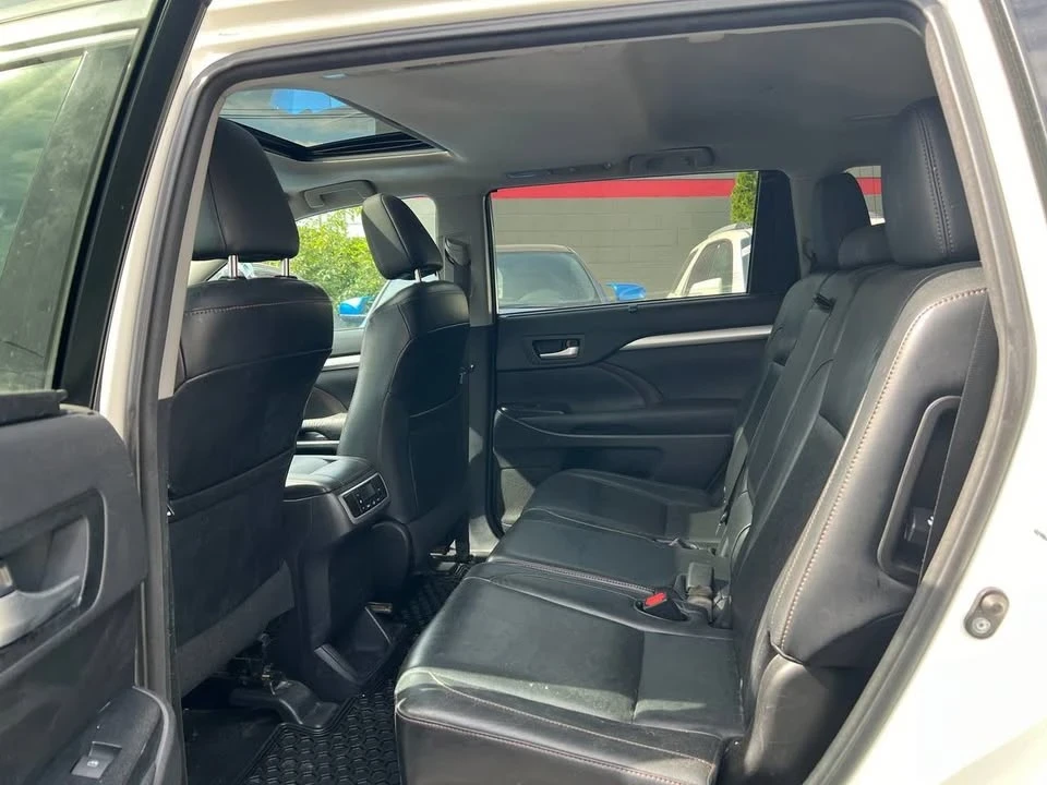 2016 Toyota Highlander - Image 5 of 18