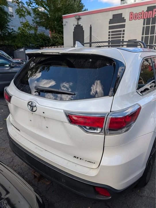 2016 Toyota Highlander - Image 4 of 7